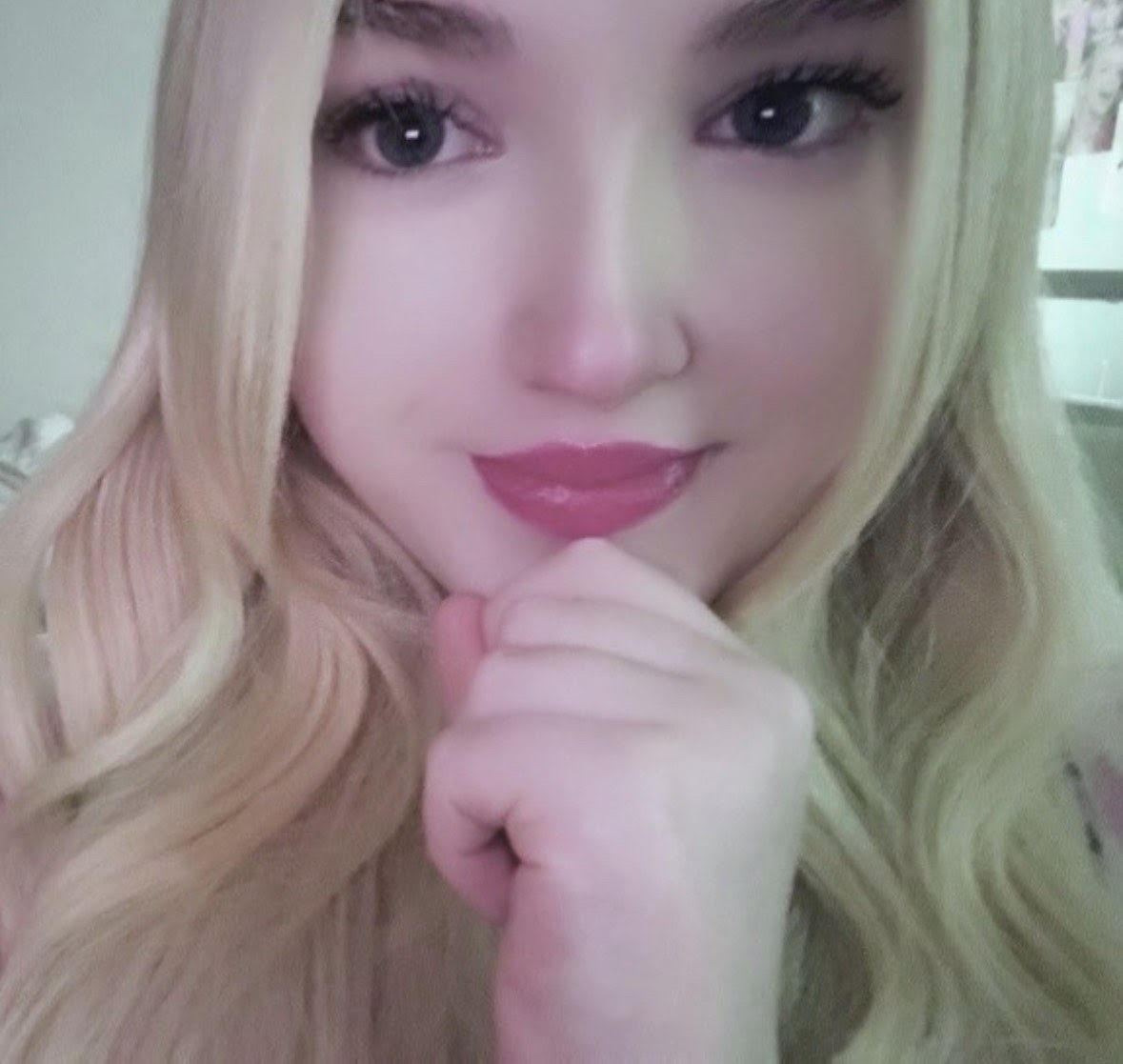 Elizabeth Farrell, Scottish content creator known as the #1 Dovely Girl